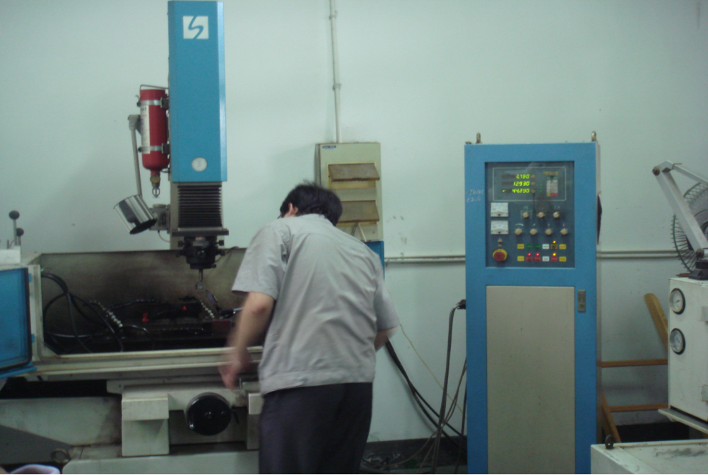 電解火花成型機(jī)（特種加工）